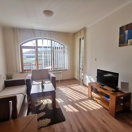 Apartment Sunny By The Lift In