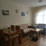 Апартамент Sunny Home - Cozy Stay By Gondola Lift, Fast Wi-Fi And Mountain View Банско