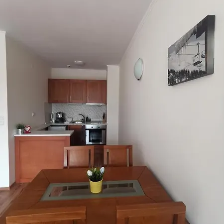 Sunny By The Lift In バンスコ