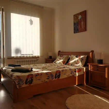 Sunny By The Lift In バンスコ